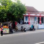 Pasar Ikan Hias di Kelurahan Kepanjenlor nampak dari sisi luar selatan, Jalan Raung, Kota Blitar, Sabtu (25 Mei 2024)