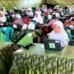 Siswa SD dan MI mengikuti Olimpiade Sains Nasional 2024 Kabupaten Blitar untuk materi IPA di salah satu sekolah di Kecamatan Garum, Senin (27 Mei 2024)