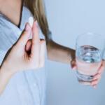 Ilustrasi minum obat. Foto Dok. Pexel