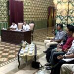 Perwakilan warga Desa Arjowilangun, Kecamatan Kalipare, Kabupaten Malang, dan Tim Panca Gatra diterima Bupati HM Sanusi di kompleks Kantor Bupati Malang, Jalan Merdeka Timur, Kota Malang, Rabu (12 Juni 2024)