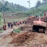 Hari ketiga pencarian Gunawan, pemilik kandang ayam yang tertimbun longsor di Kesamben