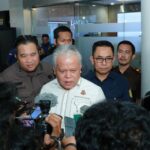 Kapuspenkum Harli Siregar memberikan keterangan kepada awak media dalam konferensi pers di Jakarta Selatan, Kamis (18 Juli 2024) malam