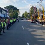 Polres Blitar Kota menggelar apel pasukan gabungan pengamanan pengesahan anggota baru PSHT, Minggu (13 Juli 2024)