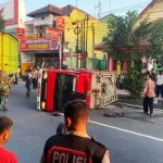 Mobil pemadam kebakaran terguling di Jl. Tanjung, Kelurahan Pakunden, Kecamatan Sukorejo, Kota Blitar, Sabtu (3 Agustus 2024)