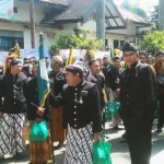 Peserta Pisowanan Agung HUT ke-700 Kabupaten Blitar di Pendopo Ronggp Hadi Negoro, utara Alun-alun Kota Blitar, Senin (5 Agustus 2024)
