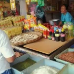Salah satu kios sembako di Pasar Legi Kota Blitar