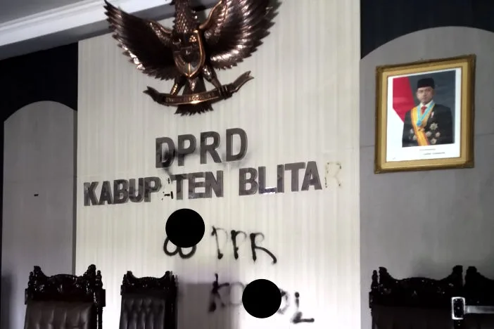 perusakan Gedung DPRD Kabupaten Blitar