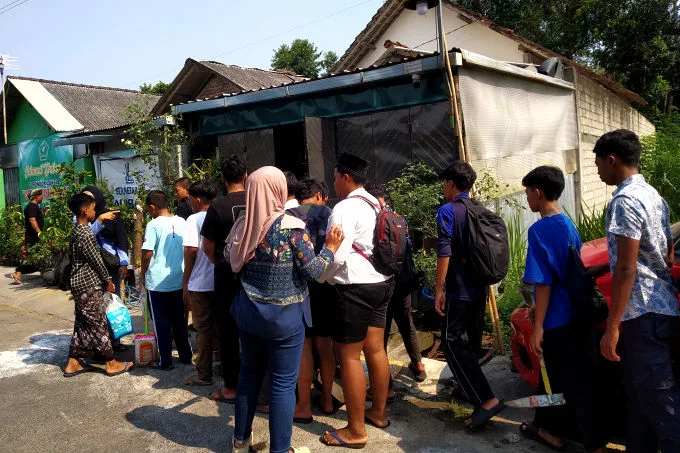 hukuman kerja sosial