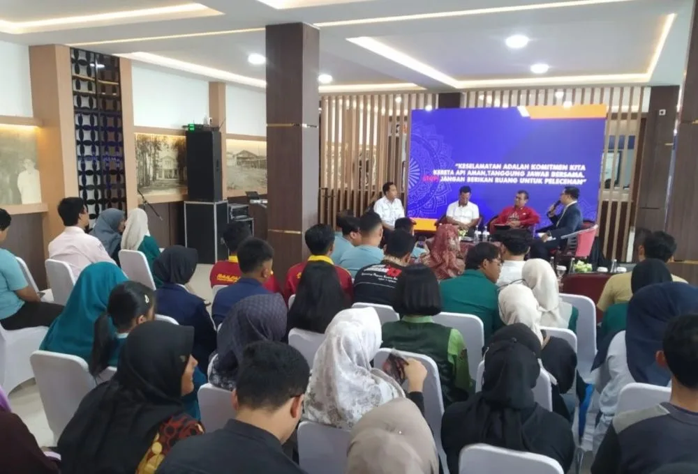 PT KAI Daop 7 Madiun menyelenggarakan talkshow Anti Pelecehan Seksual di Stasiun Blitar, Kamis (27 November 2025). | Foto: BlitarRaya.com